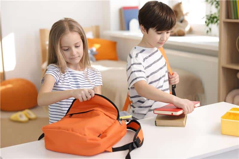 child feeling anxious in new school